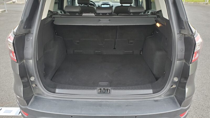 FORD KUGA 2.0 TDCI 150 TITANIUM CAMERA ATTELAGE