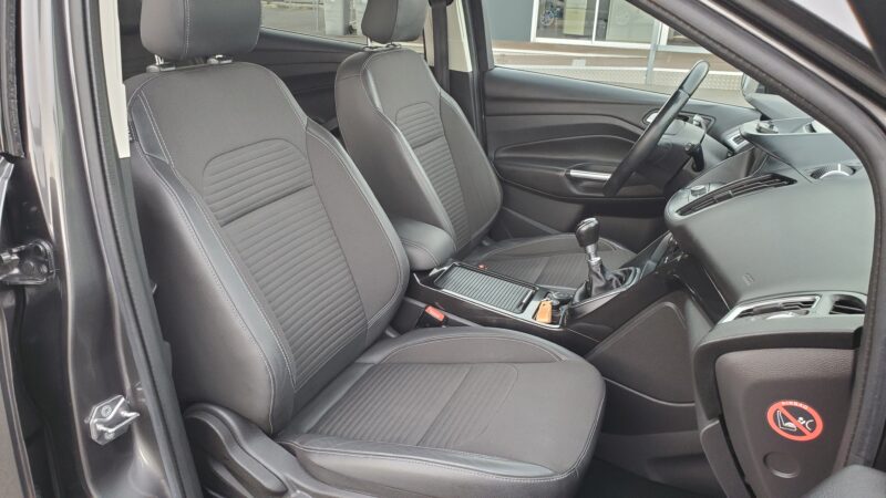 FORD KUGA 2.0 TDCI 150 TITANIUM CAMERA ATTELAGE