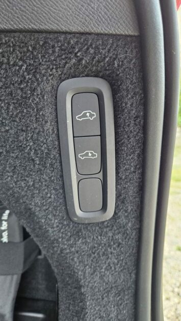 VOLVO XC90 II 2.0 235CV D5 AWD R-DESIGN CUIR CAMERA 360 TETE HAUTE BOWERS&WILKINS