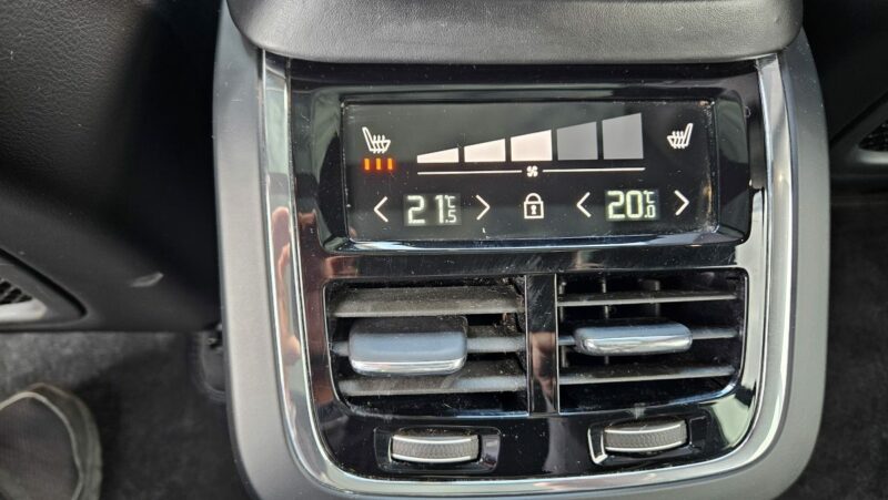 VOLVO XC90 II 2.0 235CV D5 AWD R-DESIGN CUIR CAMERA 360 TETE HAUTE BOWERS&WILKINS