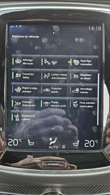 VOLVO XC90 II 2.0 235CV D5 AWD R-DESIGN CUIR CAMERA 360 TETE HAUTE BOWERS&WILKINS