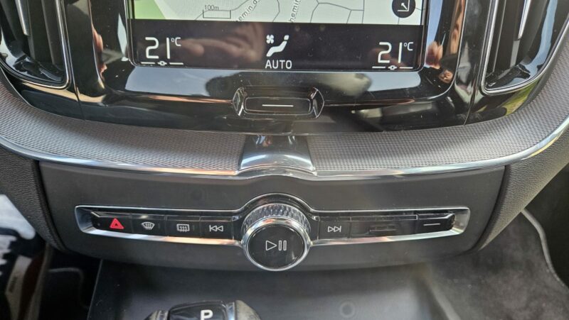 VOLVO XC60 II D4 2.0 190CH R-DESIGN ATTELAGE CAMERA 