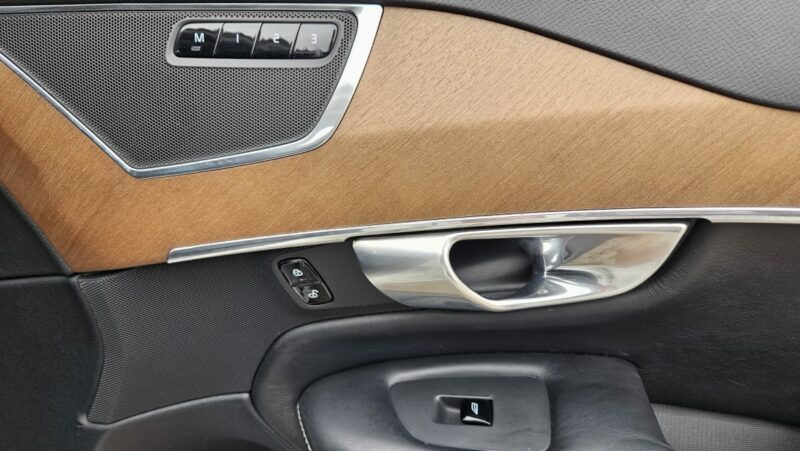 VOLVO XC90 2.0 D5 AWD 235CH INSCRIPTION CAMERA 7 PLACES